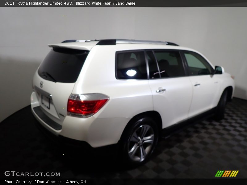 Blizzard White Pearl / Sand Beige 2011 Toyota Highlander Limited 4WD