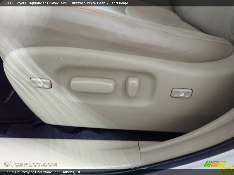 Blizzard White Pearl / Sand Beige 2011 Toyota Highlander Limited 4WD