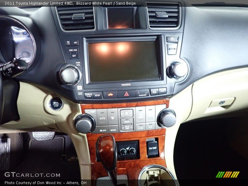 Blizzard White Pearl / Sand Beige 2011 Toyota Highlander Limited 4WD