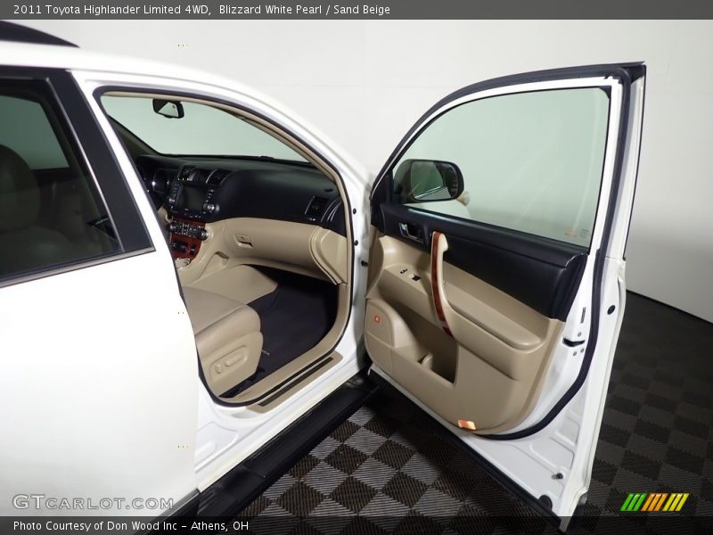 Blizzard White Pearl / Sand Beige 2011 Toyota Highlander Limited 4WD