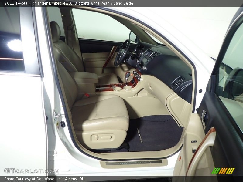 Blizzard White Pearl / Sand Beige 2011 Toyota Highlander Limited 4WD