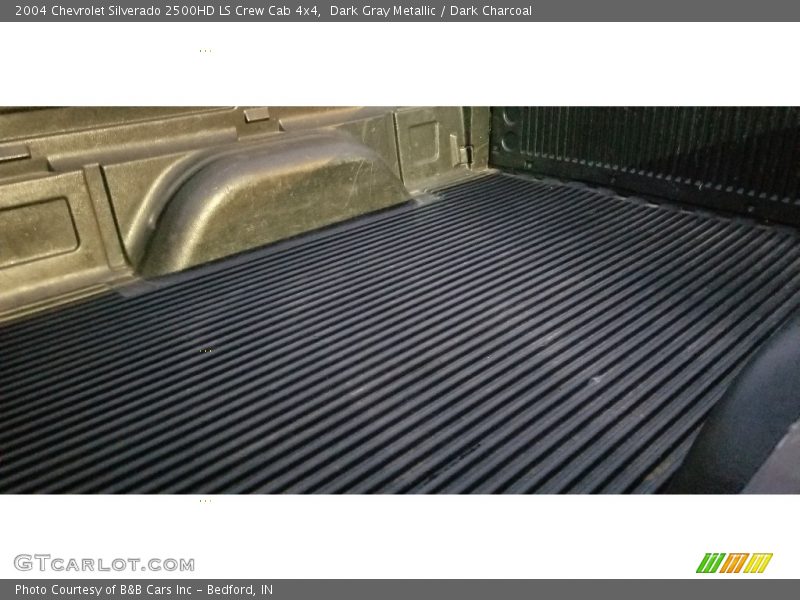 Dark Gray Metallic / Dark Charcoal 2004 Chevrolet Silverado 2500HD LS Crew Cab 4x4