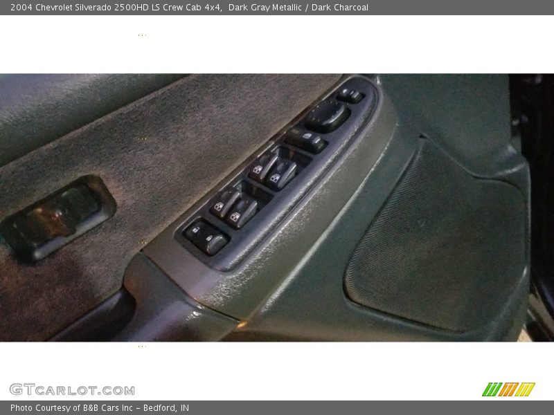 Dark Gray Metallic / Dark Charcoal 2004 Chevrolet Silverado 2500HD LS Crew Cab 4x4