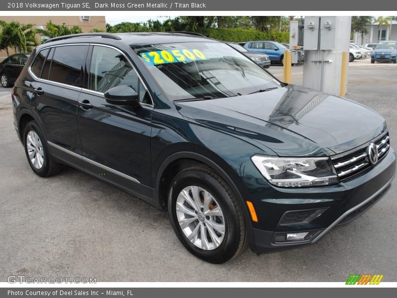 Dark Moss Green Metallic / Titan Black 2018 Volkswagen Tiguan SE