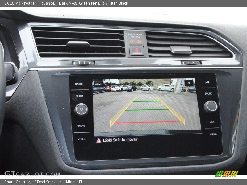 Controls of 2018 Tiguan SE