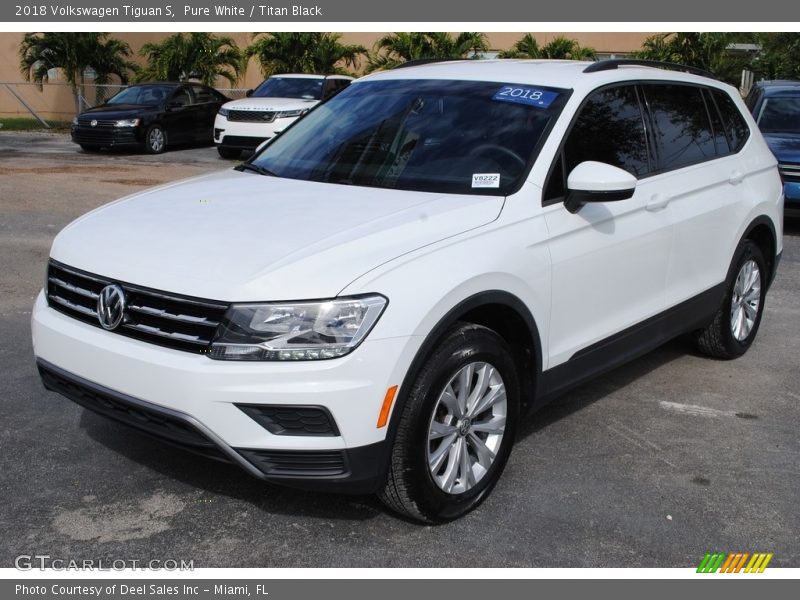 Pure White / Titan Black 2018 Volkswagen Tiguan S