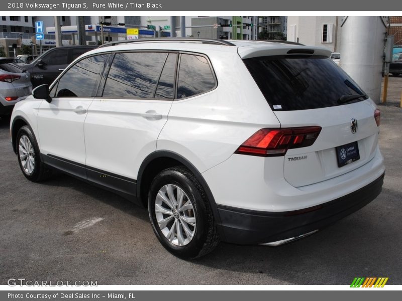 Pure White / Titan Black 2018 Volkswagen Tiguan S