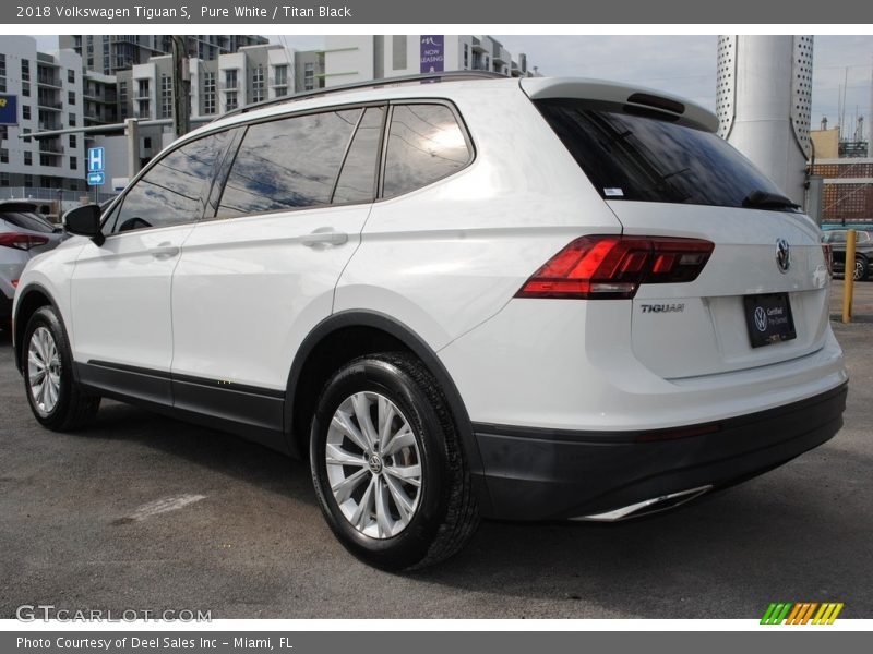 Pure White / Titan Black 2018 Volkswagen Tiguan S
