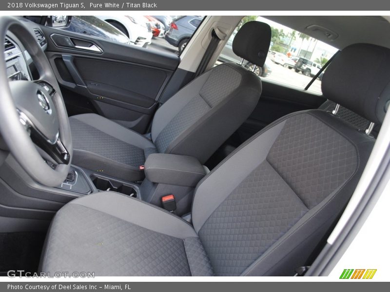 Pure White / Titan Black 2018 Volkswagen Tiguan S