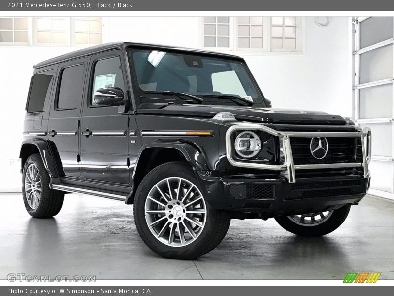 Front 3/4 View of 2021 G 550