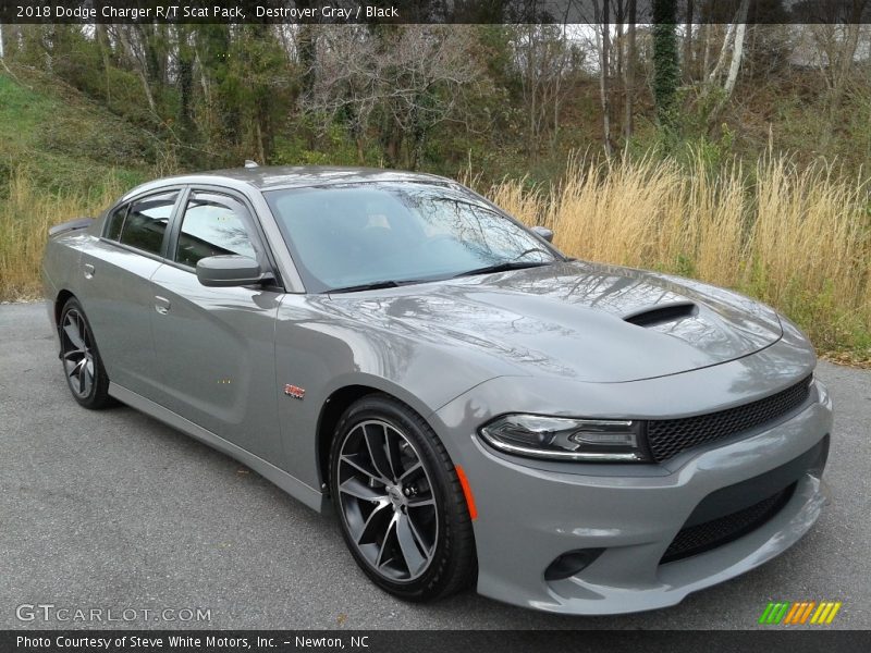 Front 3/4 View of 2018 Charger R/T Scat Pack