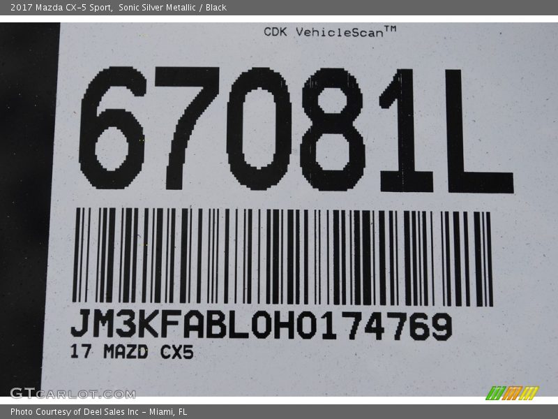 Sonic Silver Metallic / Black 2017 Mazda CX-5 Sport