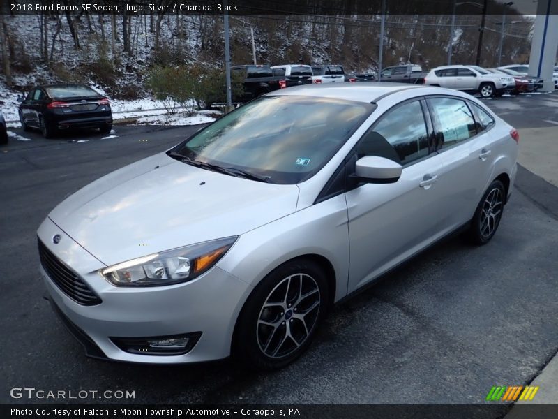 Ingot Silver / Charcoal Black 2018 Ford Focus SE Sedan