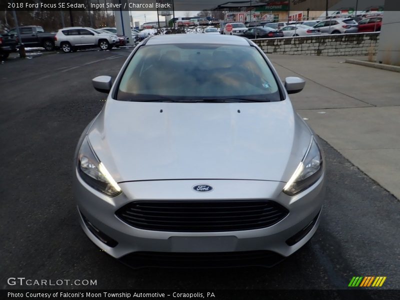 Ingot Silver / Charcoal Black 2018 Ford Focus SE Sedan