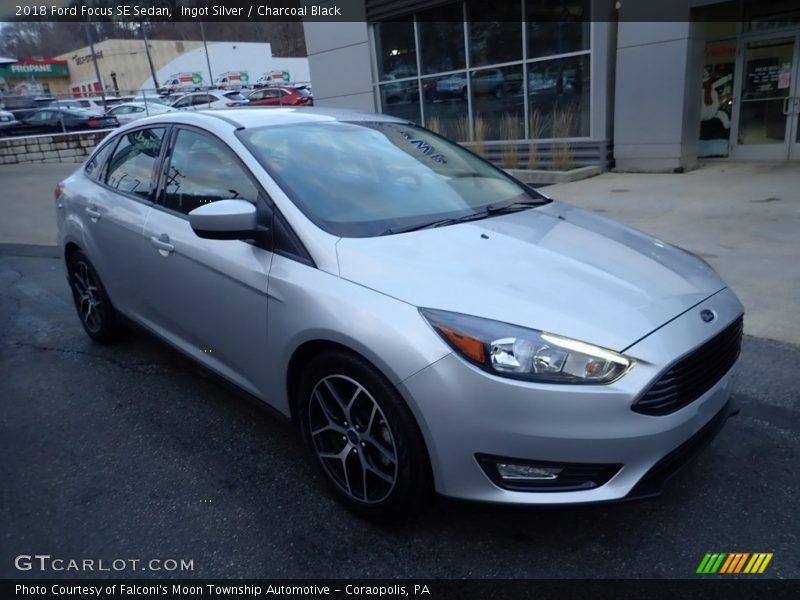 Ingot Silver / Charcoal Black 2018 Ford Focus SE Sedan