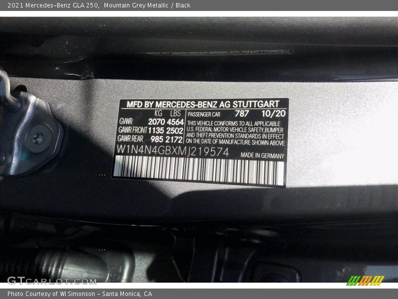 Mountain Grey Metallic / Black 2021 Mercedes-Benz GLA 250