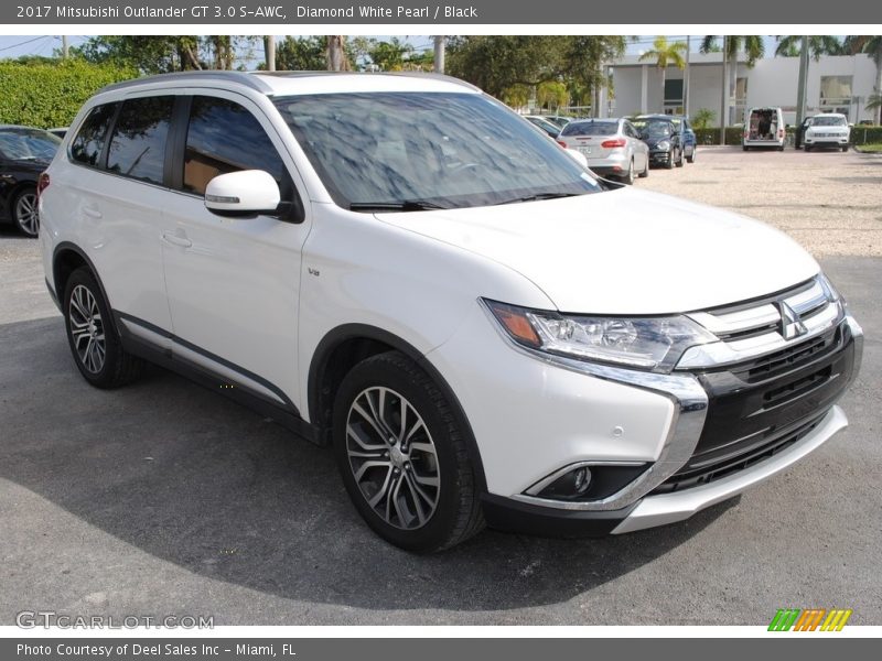 Front 3/4 View of 2017 Outlander GT 3.0 S-AWC