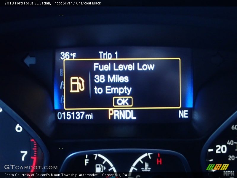 Ingot Silver / Charcoal Black 2018 Ford Focus SE Sedan