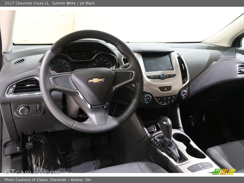 Summit White / Jet Black 2017 Chevrolet Cruze LS