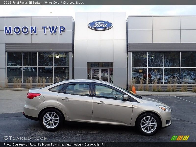 White Gold / Charcoal Black 2018 Ford Focus SE Sedan