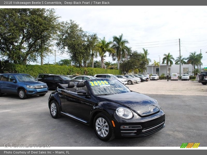 Deep Black Pearl / Titan Black 2018 Volkswagen Beetle S Convertible