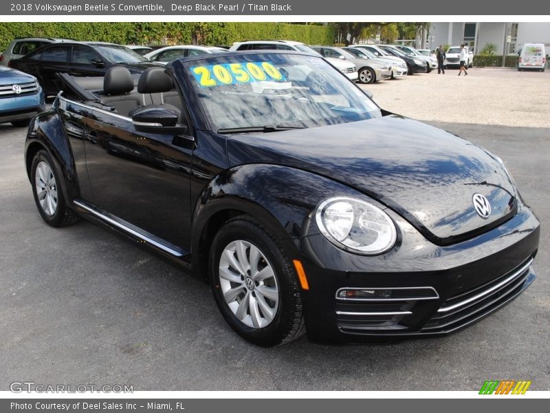 Front 3/4 View of 2018 Beetle S Convertible