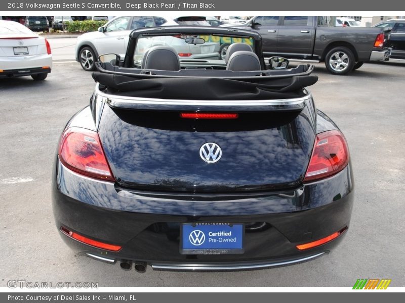 Deep Black Pearl / Titan Black 2018 Volkswagen Beetle S Convertible