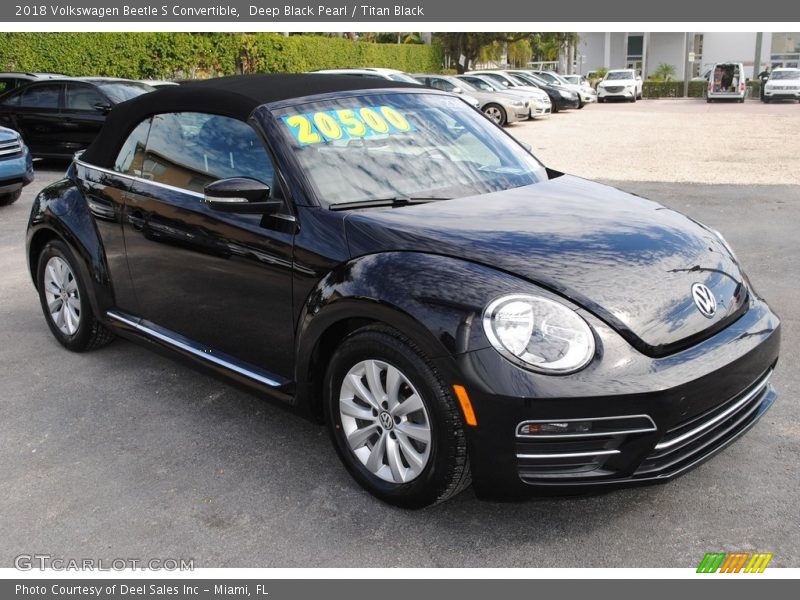 Deep Black Pearl / Titan Black 2018 Volkswagen Beetle S Convertible