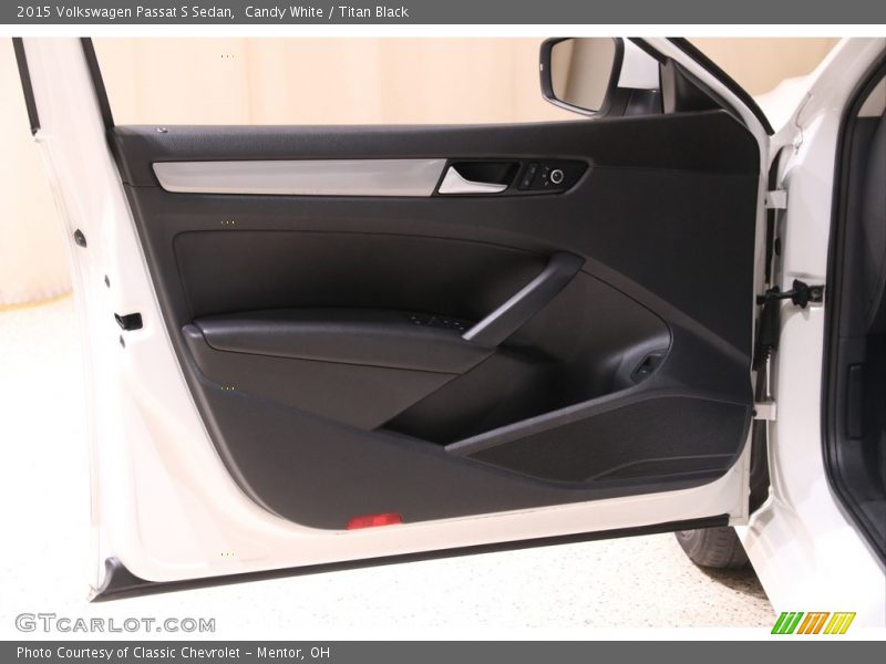 Candy White / Titan Black 2015 Volkswagen Passat S Sedan