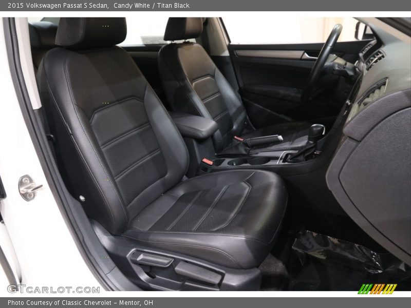 Candy White / Titan Black 2015 Volkswagen Passat S Sedan