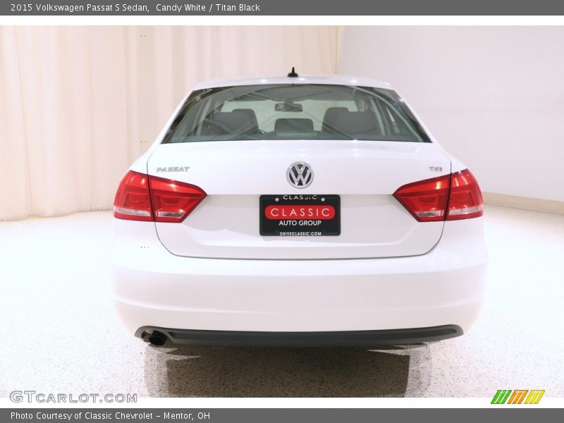 Candy White / Titan Black 2015 Volkswagen Passat S Sedan