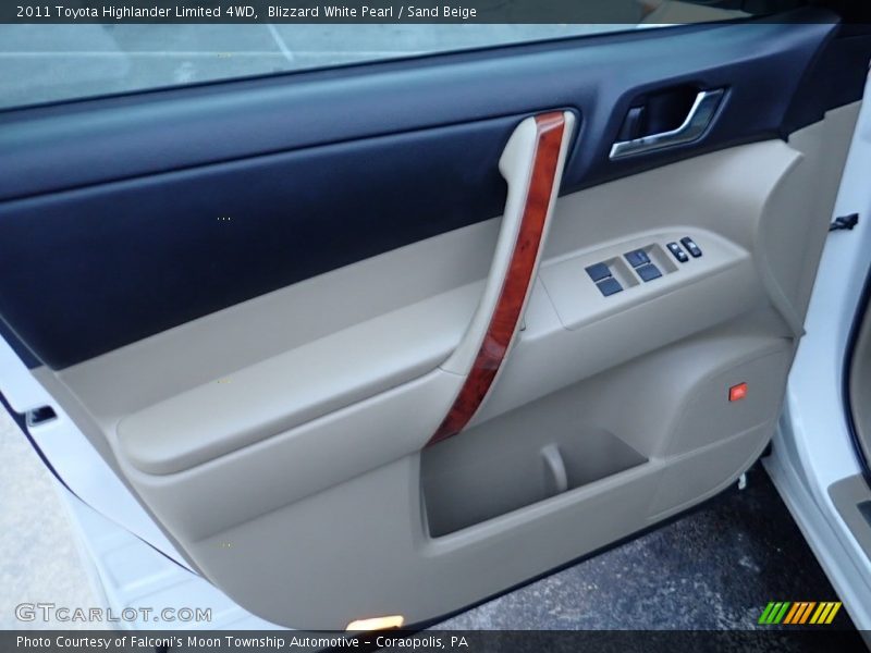 Blizzard White Pearl / Sand Beige 2011 Toyota Highlander Limited 4WD