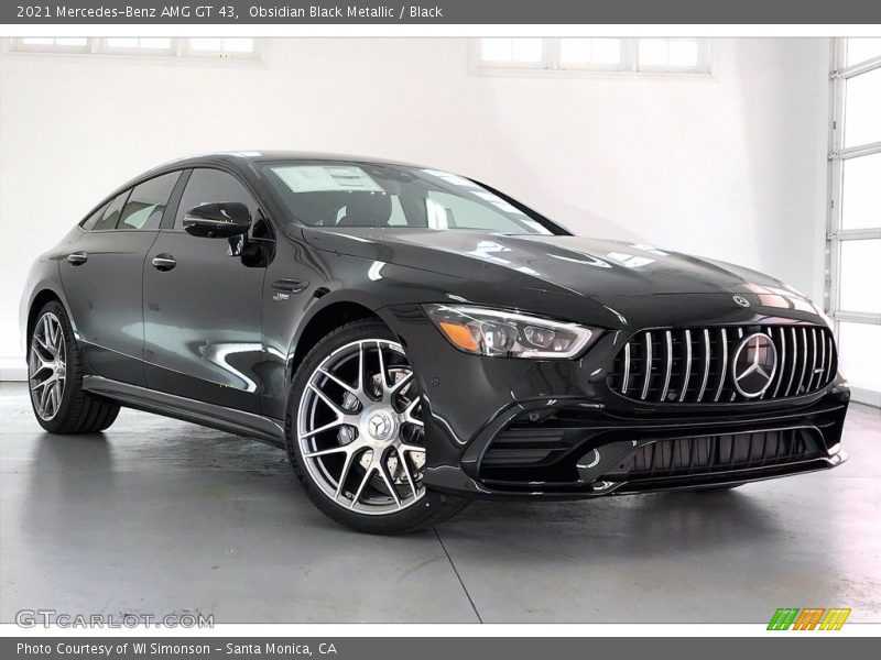 Front 3/4 View of 2021 AMG GT 43