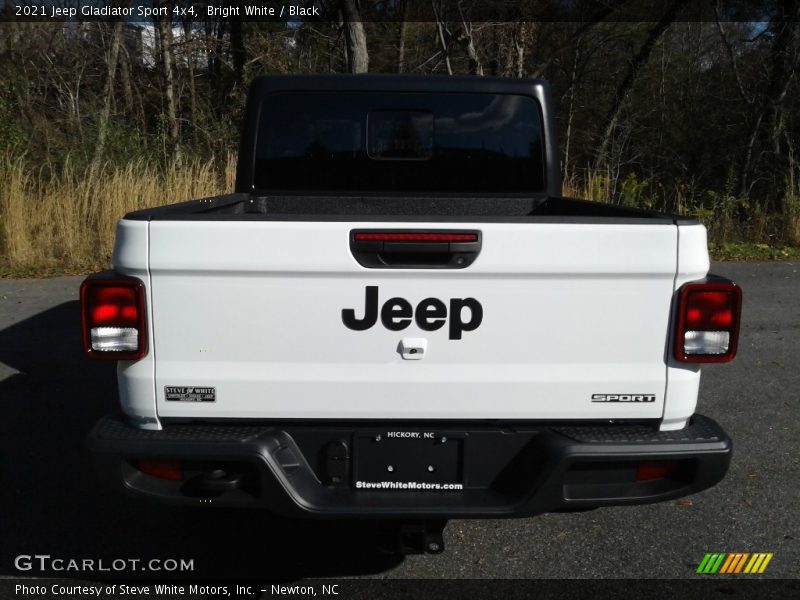Bright White / Black 2021 Jeep Gladiator Sport 4x4