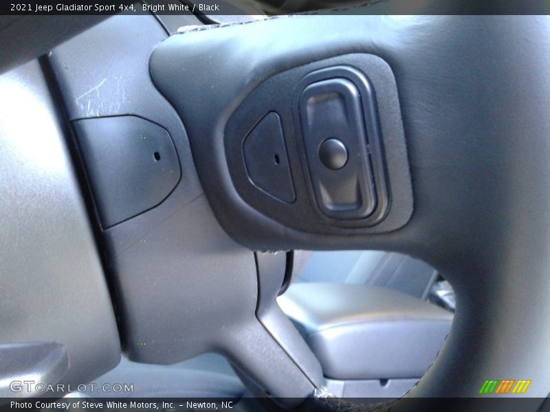 Bright White / Black 2021 Jeep Gladiator Sport 4x4
