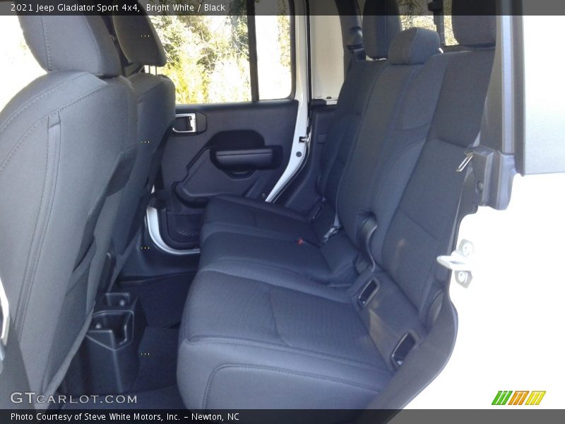 Bright White / Black 2021 Jeep Gladiator Sport 4x4