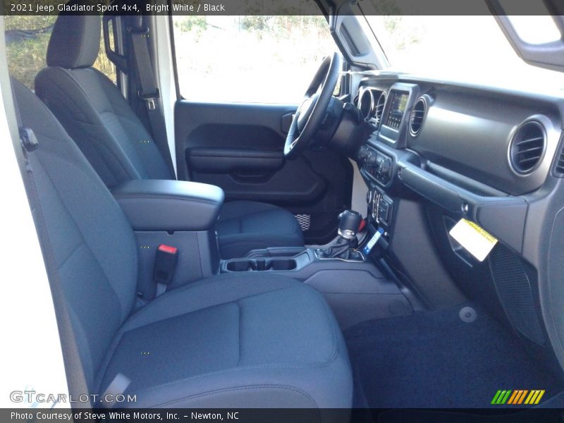 Bright White / Black 2021 Jeep Gladiator Sport 4x4
