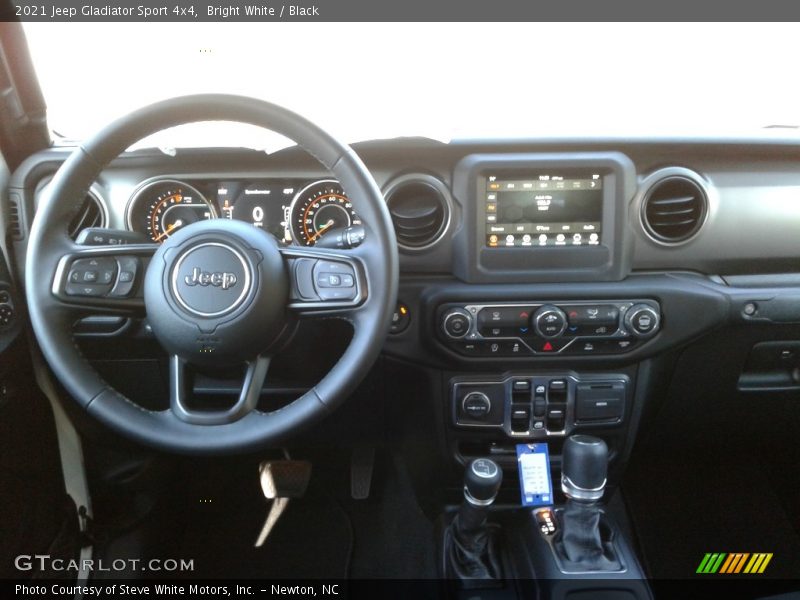 Bright White / Black 2021 Jeep Gladiator Sport 4x4
