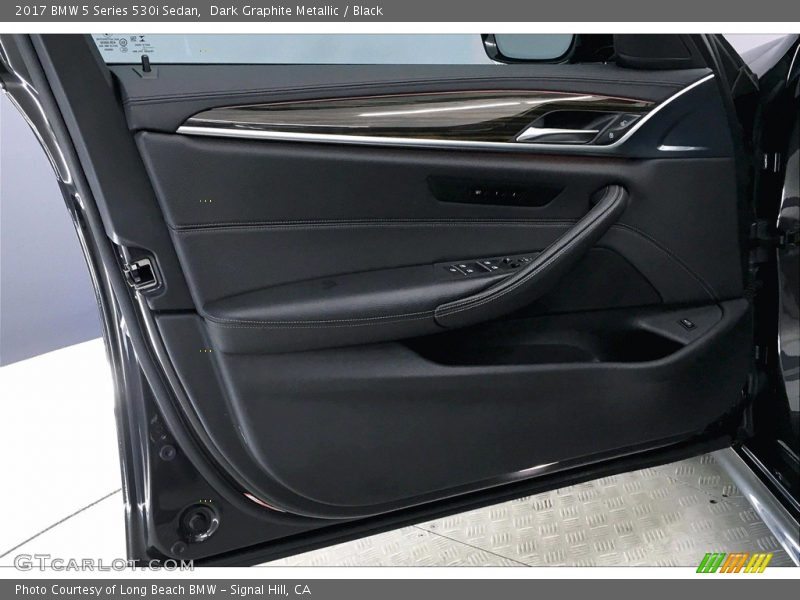 Dark Graphite Metallic / Black 2017 BMW 5 Series 530i Sedan