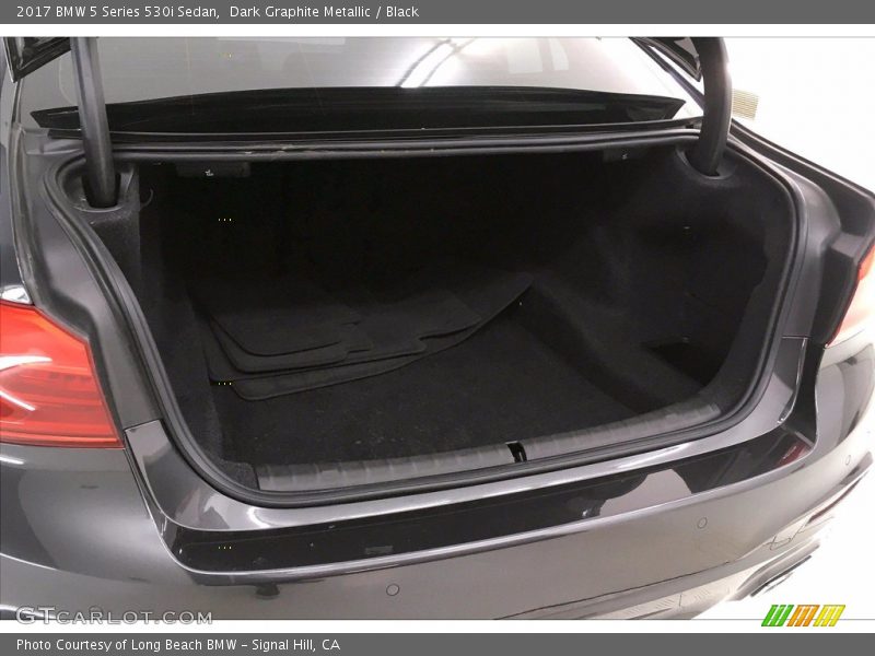 Dark Graphite Metallic / Black 2017 BMW 5 Series 530i Sedan