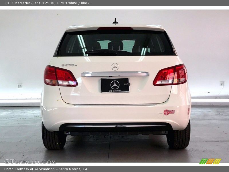 Cirrus White / Black 2017 Mercedes-Benz B 250e