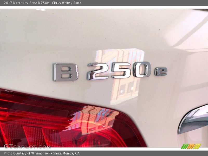 Cirrus White / Black 2017 Mercedes-Benz B 250e