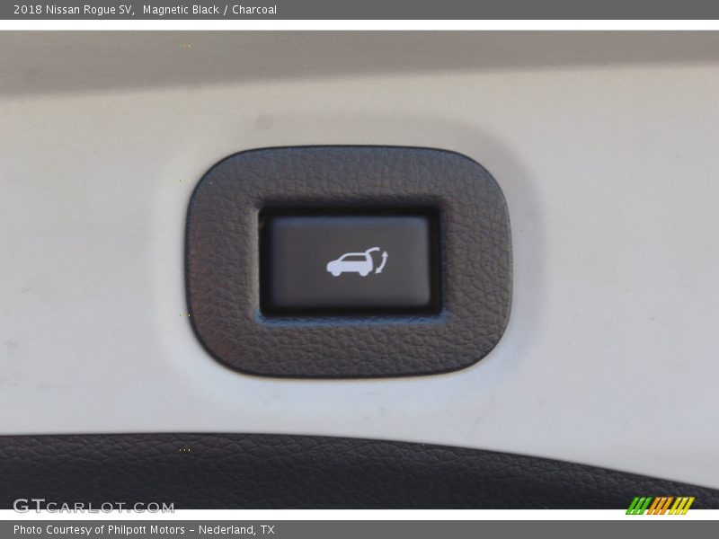 Magnetic Black / Charcoal 2018 Nissan Rogue SV