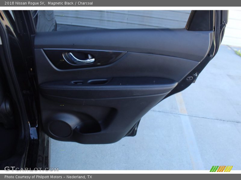 Magnetic Black / Charcoal 2018 Nissan Rogue SV