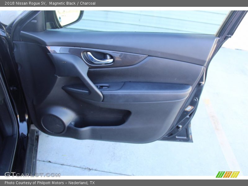 Magnetic Black / Charcoal 2018 Nissan Rogue SV