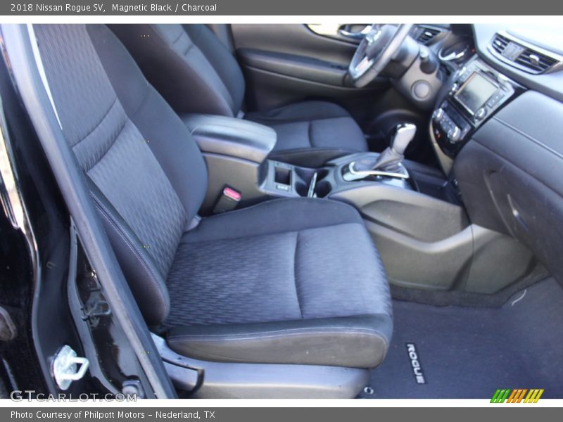 Magnetic Black / Charcoal 2018 Nissan Rogue SV