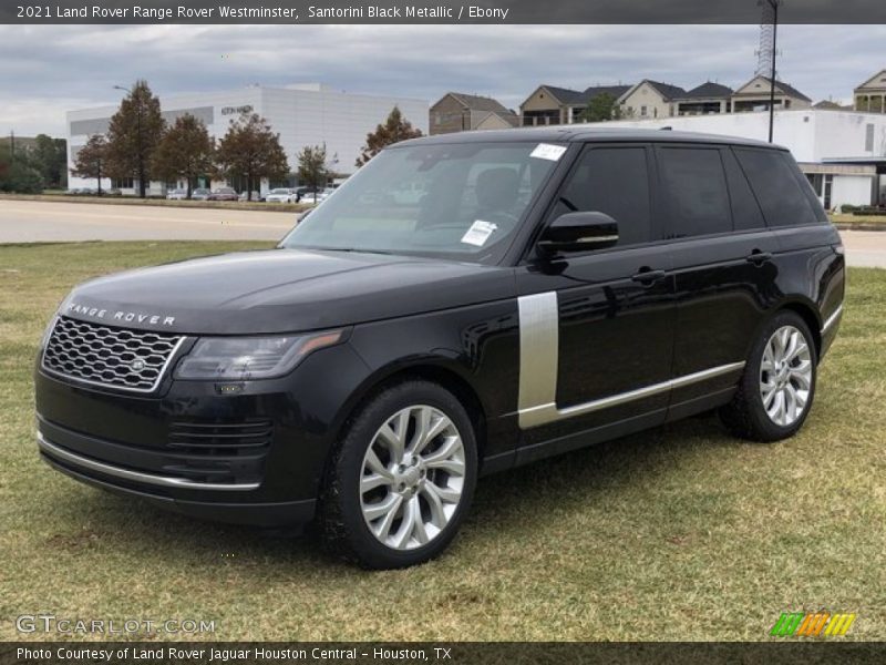 Front 3/4 View of 2021 Range Rover Westminster