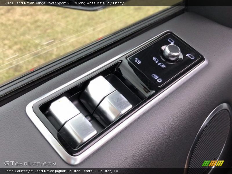 Controls of 2021 Range Rover Sport SE