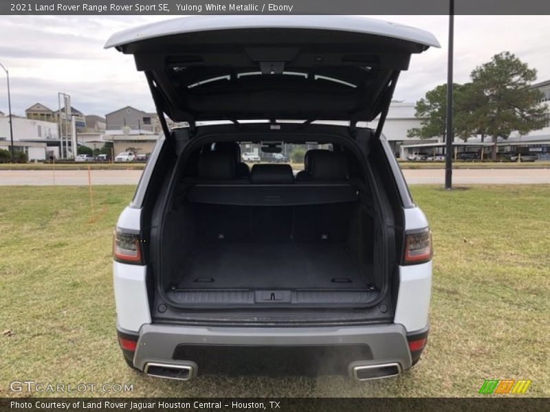  2021 Range Rover Sport SE Trunk