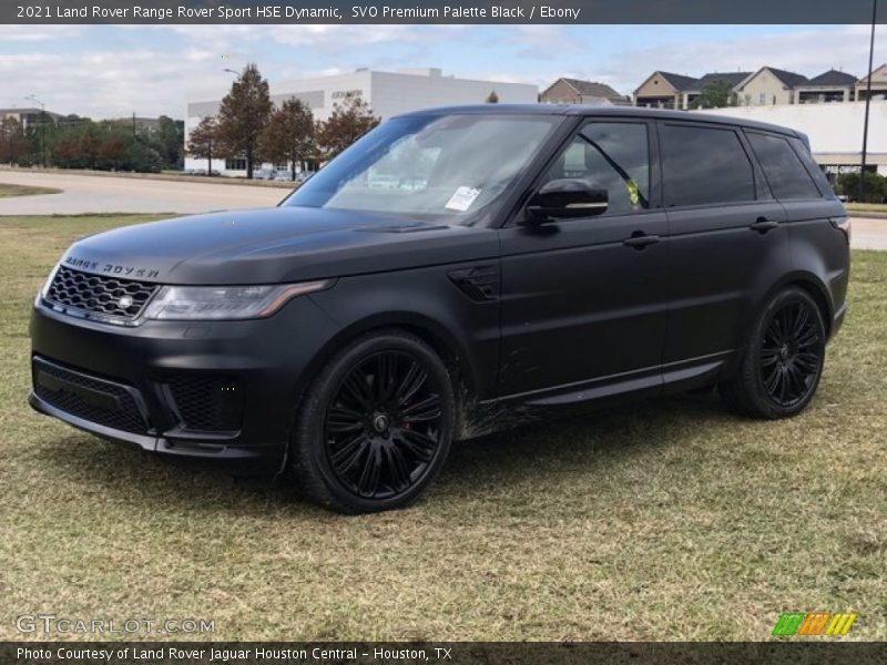 Front 3/4 View of 2021 Range Rover Sport HSE Dynamic